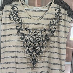 Miss Me White and Gray Graphic Sequin Tee small